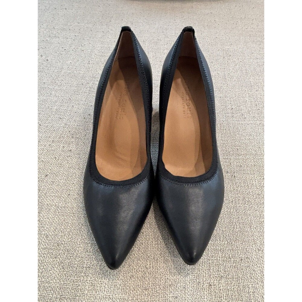 Gentle Souls by Kenneth Cole Women's Dionne Leather Pump Size 7 Black